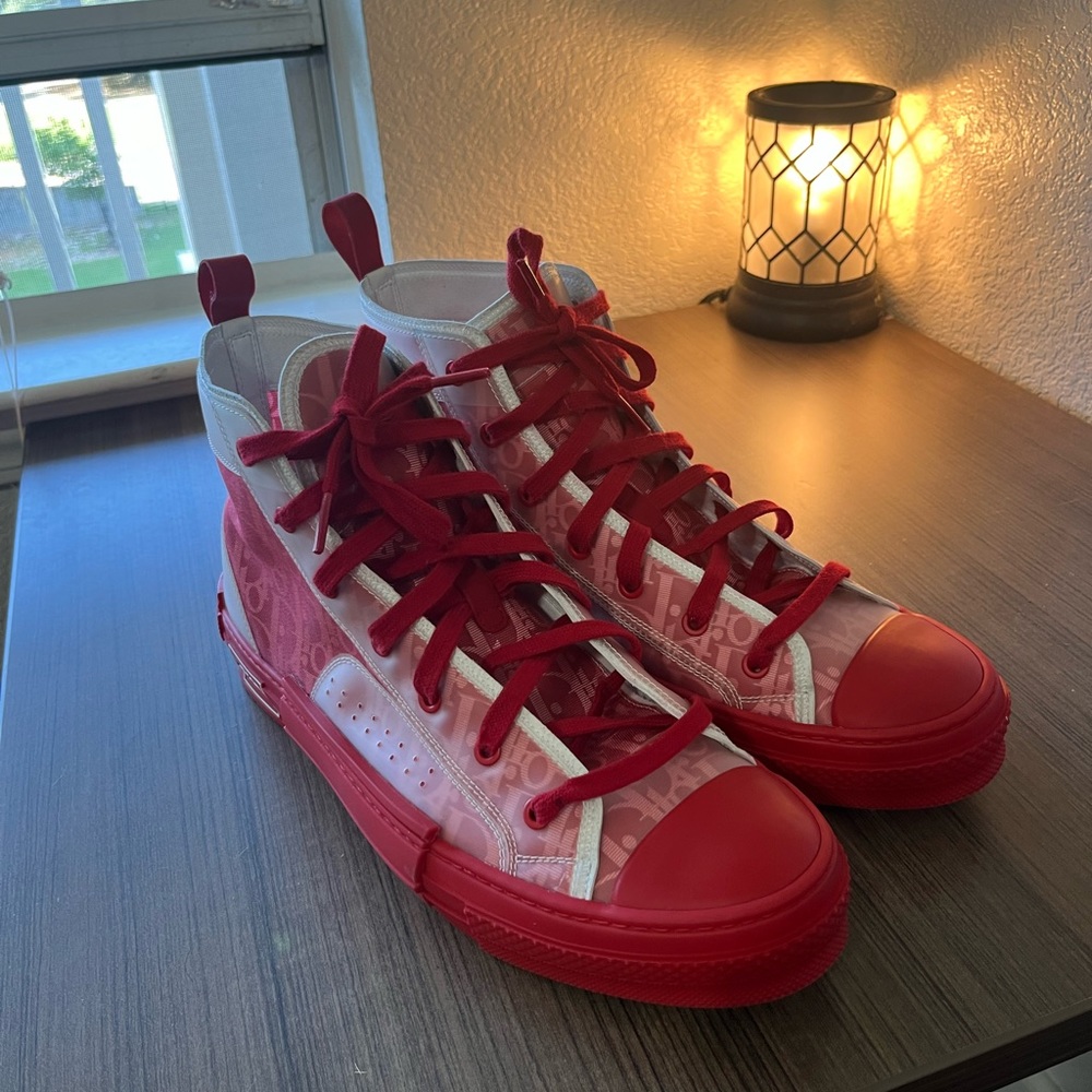 Dior B23 High Red Worn once fresh smell authenticated shoe to wear - Picture 2 of 7